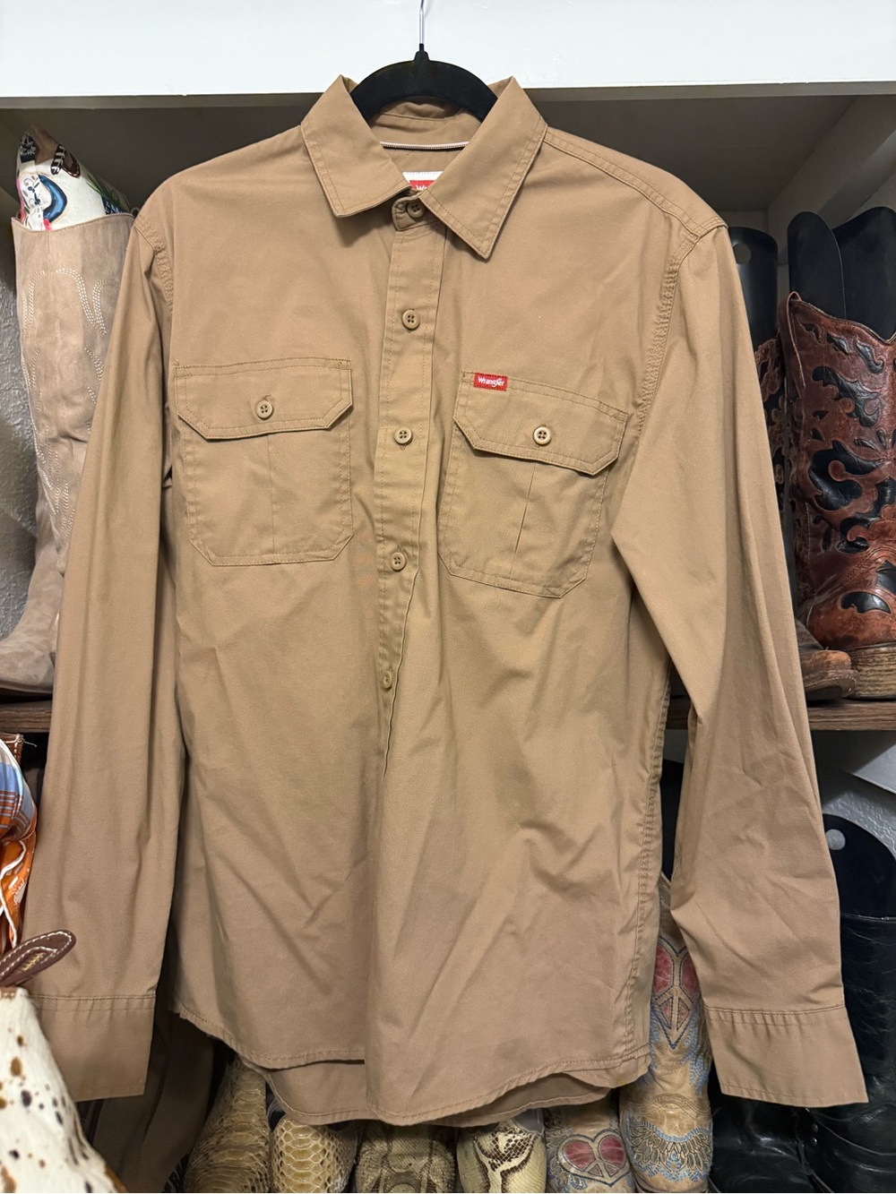 Wrangler Men's Khaki Button-Front Work Shirt. Never worn.